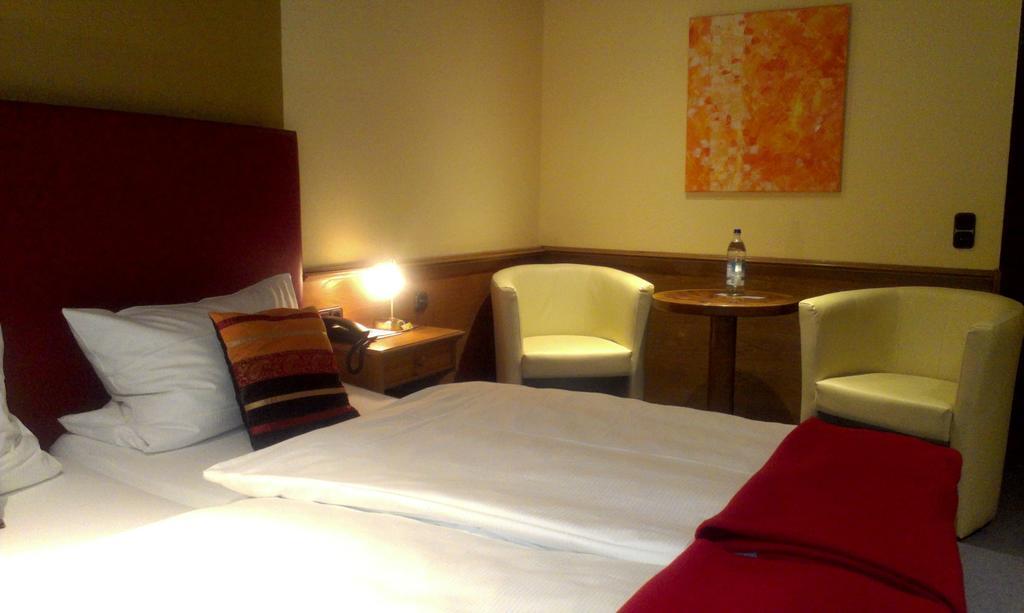 Hotel Zur Post Шёнберг Номер фото