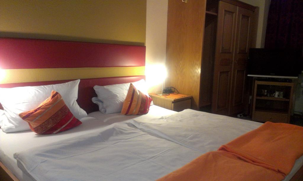 Hotel Zur Post Шёнберг Номер фото