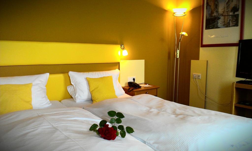 Hotel Zur Post Шёнберг Номер фото