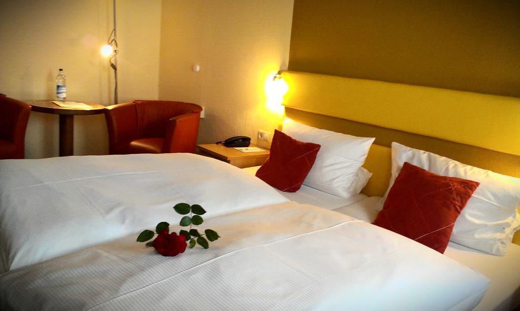 Hotel Zur Post Шёнберг Номер фото