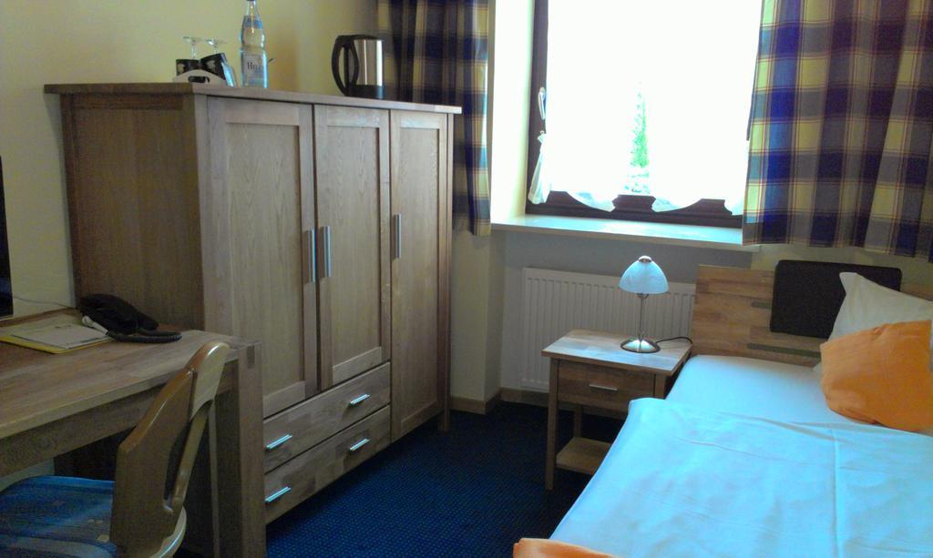 Hotel Zur Post Шёнберг Экстерьер фото